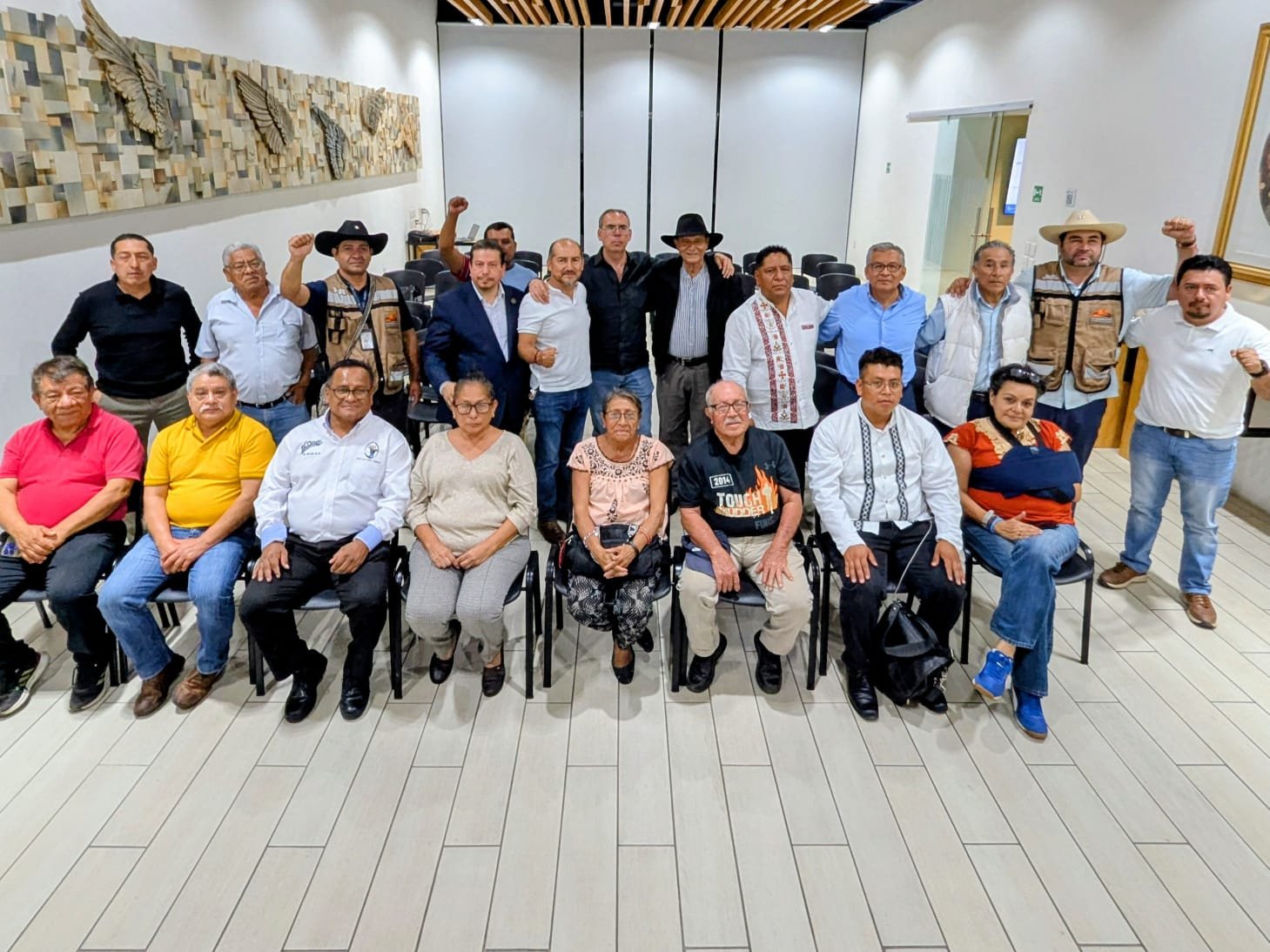 Ciudadanos lanzan colectivo ‘Voces que Construyen’ para exigir cambio político en Oaxaca de Juárez